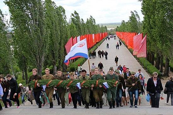 Будущих медиков объединил форум, посвященный юбилею Победы