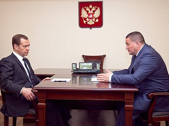 медведев убитые дороги бочаров отремонтировать визит электроэнергия