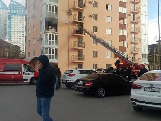 В Ворошиловском районе загорелась одна из квартир в элитной многоэтажке