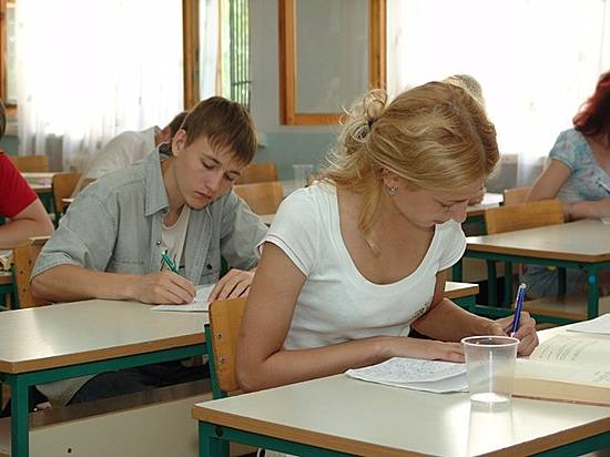 Волгоградским выпускникам и их родителям расскажут, как подготовиться к экзаменам и выбрать вуз