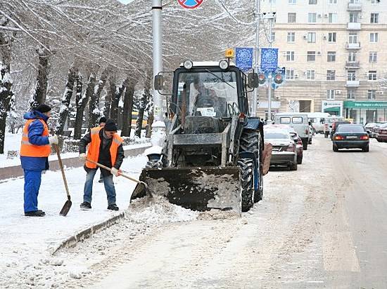 Волгоградские дорожники круглосуточно и без выходных следят за порядком на дорогах