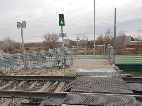 В Волгограде появилось два новых свето-звуковых перехода через железнодорожные пути