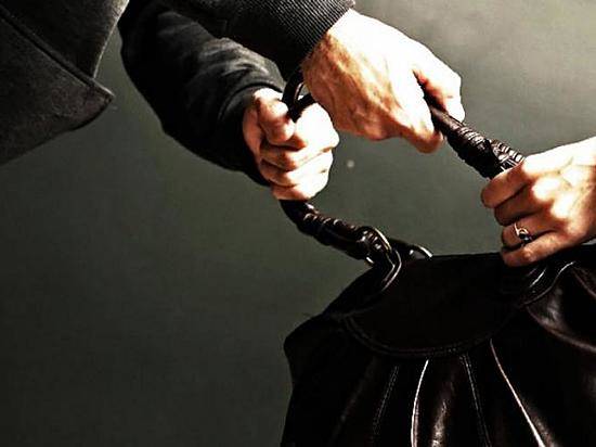 Неравнодушный волгоградец помог задержать грабителя пожилой женщины