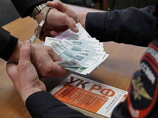 Волгоградцы чаще всего в России дают взятки