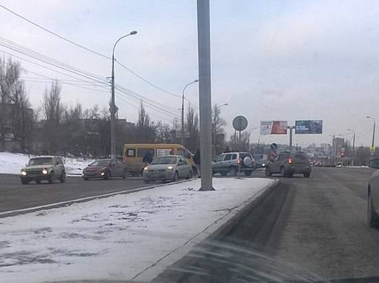 В Волгограде произошло третье за сутки ДТП с маршруткой