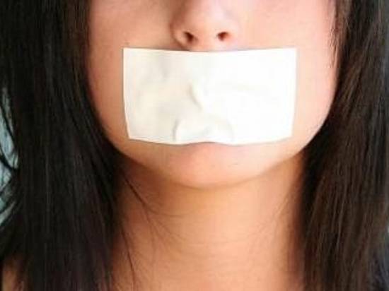 В Михайловке трое разбойников замотали женщину скотчем, чтоб отобрать у нее ноутбук