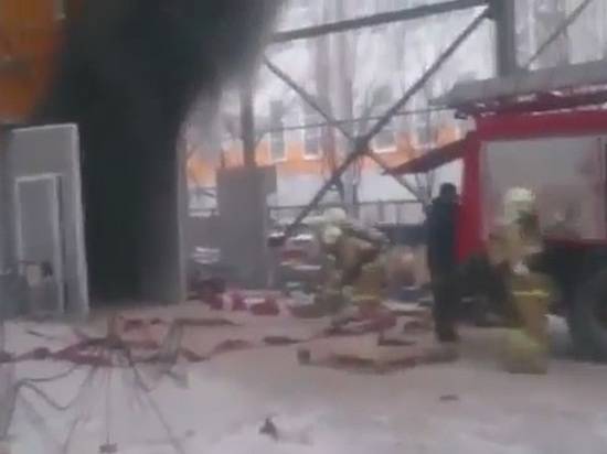 На заводе «Каустик» загорелся один из старящихся цехов
