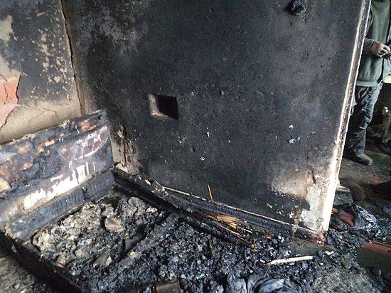 Под Волгоградом неосмотрительные хозяева спалили свои домашние вещи