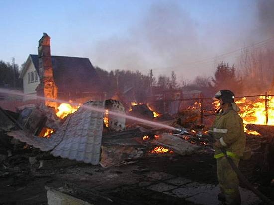 Под Волгоградом в СНТ «Тополек» сожгли четыре дачи