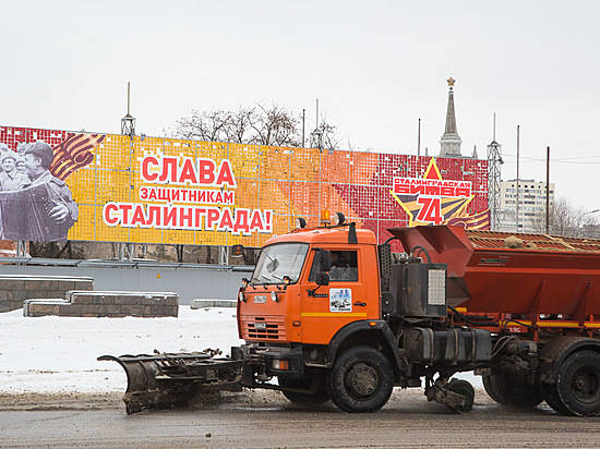Волгоградские дорожники продолжают ликвидировать последствия снегопада