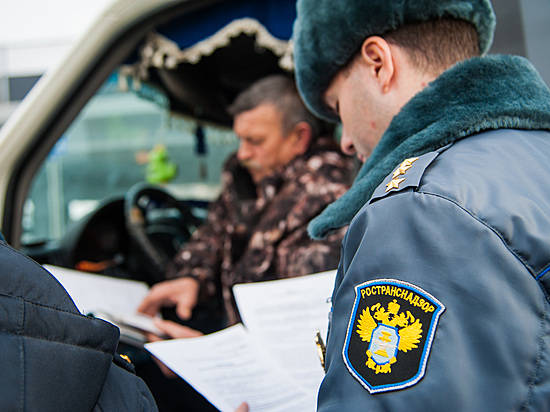 В двух районах Волгограда во время рейда по маршруткам выявили пять нарушений