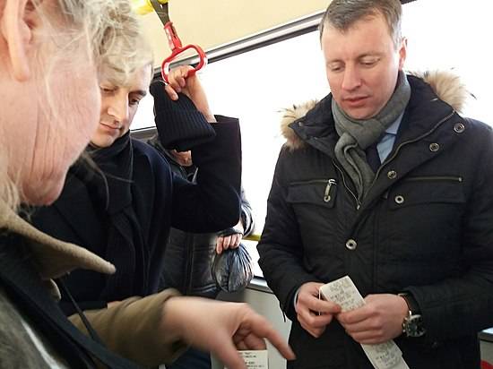 Депутаты Волгоградской гордумы проехались на автобусах и проверили новую транспортную схему