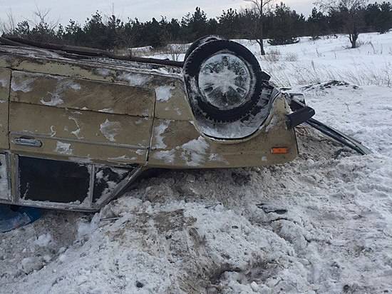 В Ворошиловском районе Волгограда перевернулась «шестерка»: машину буквально сплющило