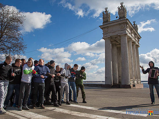 В Волгограде Масленицу проводили кулачными боями