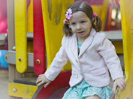 В Волгограде мама 4-летней Виталии Зыковой просит помочь подарить ее дочке возможность слышать