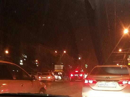Ночью в центре Волгограда сбили молодого человека