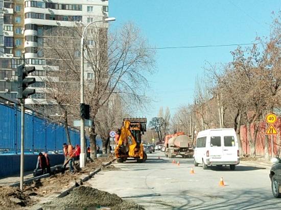 Дорожники приступили к ремонту улицы Кубанской в Центральном районе