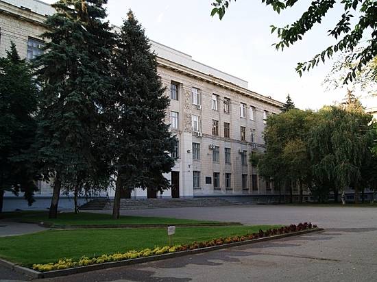 Фирма в Волгограде хочет взыскать с ВолгГТУ почти полтора миллиона рублей
