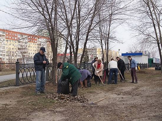 Волгоградцы вышли на массовую уборку после зимы