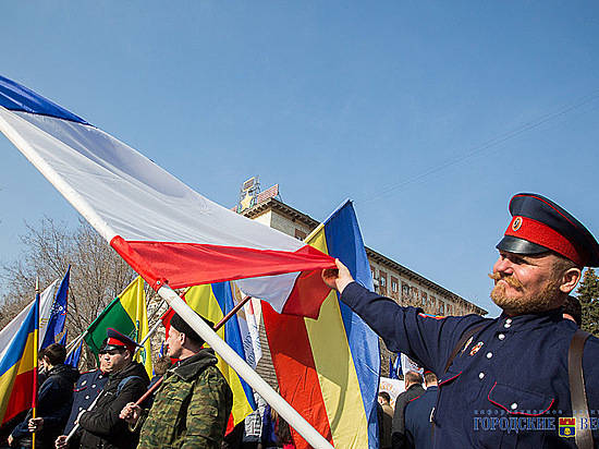 Тысячи волгоградцев пришли на праздник воссоединения Крыма и России