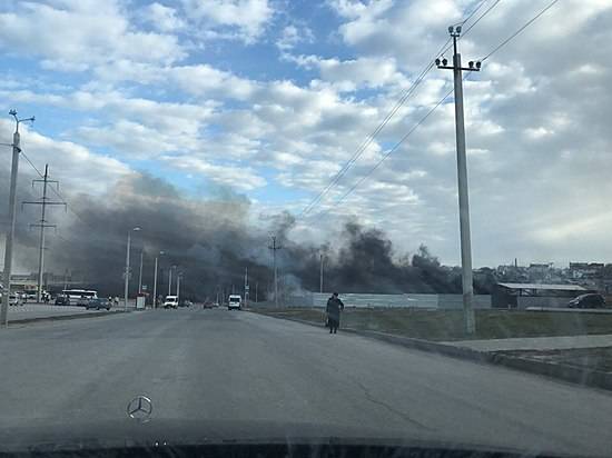 В Дзержинском районе пожарные потушили серьезный ландшафтный пожар