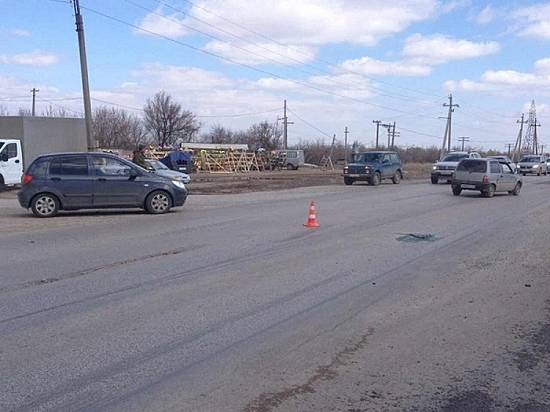 В Ворошиловском районе Волгограда грузовик «Урал» протаранил две машины и автобус