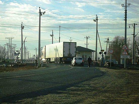 На Максимке на одну ночь будет перекрыт железнодорожный переезд