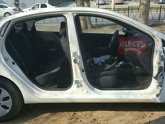 На западе Волгограда вандалы обчистили иномарку, сняв даже двери