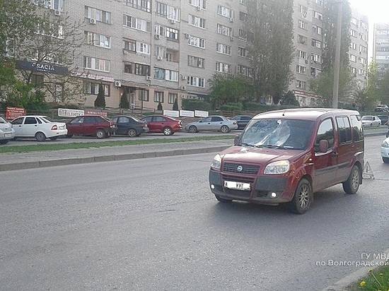 В центре Волгограда автоледи на «Фиате» сбила 52-летнего мужчину