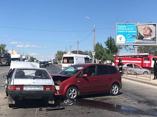 На юге Волгограда в массовом ДТП пострадал 4-летний ребенок, который не был пристегнут