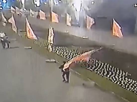 В Волгограде пьяные молодчики 9 мая украли 4 флага, украсившие центр города к празднику