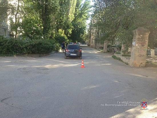 В Волгограде подросток на велосипеде попал под колеса иномарки