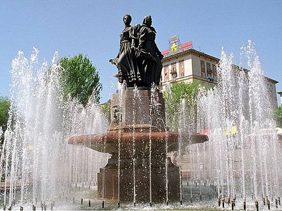 В Волгограде готовится к открытию плоскостной фонтан по типу лондонского «Лабиринта»