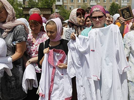 В день небесного покровителя медиков в Волжском врачи освятят белые халаты