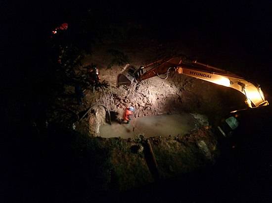 В Тракторозаводском районе Волгограда прорвало трубу
