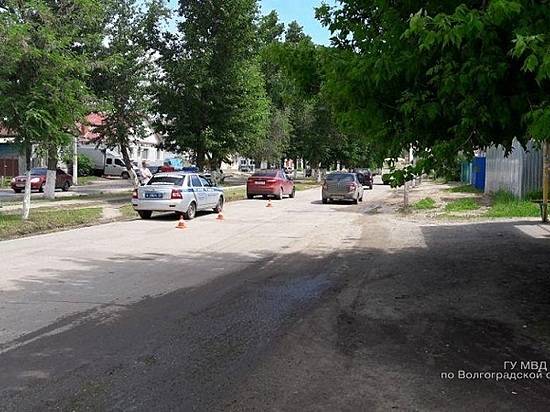 8-летний ребенок угодил под колеса иномарки под Волгоградом