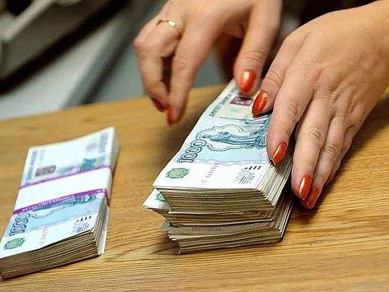 В Волгограде бывший судебный пристав-исполнитель присвоила 95 тысяч рублей