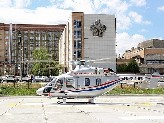 Еще двоих «тяжелых» пациентов вертолет санавиации доставил в Волгоград из области