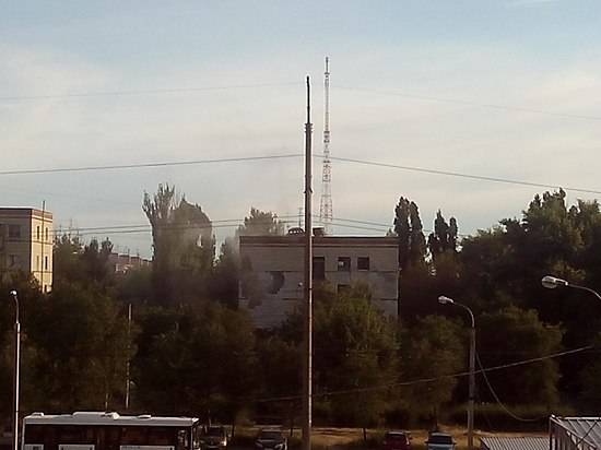 В Волгограде загорелось общежитие