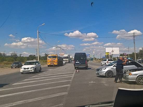 В Волгограде на 3-й продольной столкнулись маршрутка и «четырнадцатая»