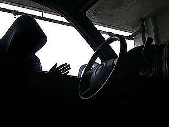 В Тракторозводском районе мужчина угнал машину коллеги по автосервису
