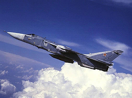 Летчики Су-24М оттачивают мастерство пилотирования в Волгоградской области