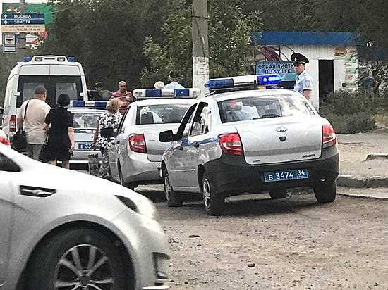 На севере Волгограда странный мужчина напал на женщину и девочку на глазах у прохожих