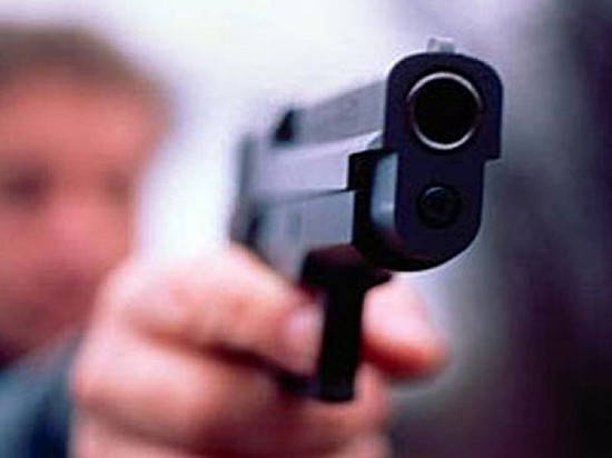 Из-за парковочного места волгоградец шесть раз выстрелил в соседа