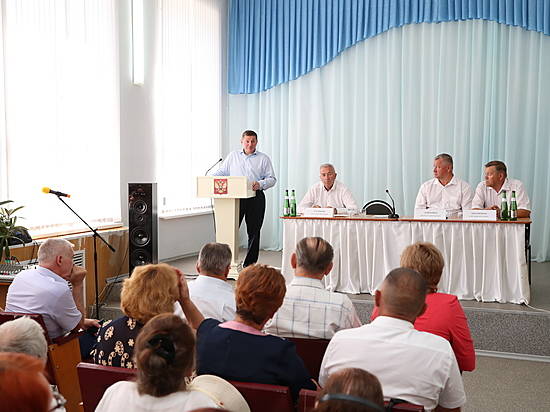 Андрей Бочаров встретился с жителями Суровикинского района