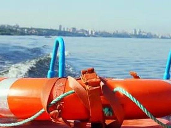 Два волгоградца, пытавшихся вплавь добраться до дома, категорически отказывались спасаться