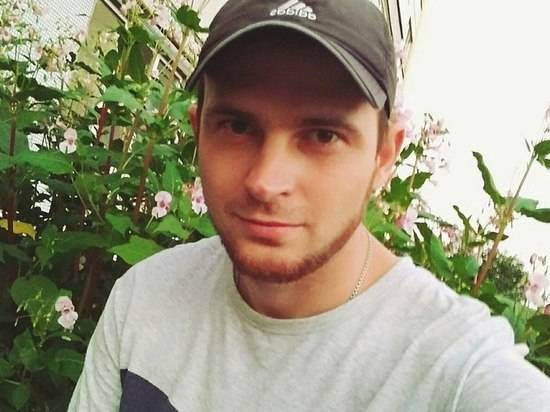 В Волгограде пропал парень с татуировкой в виде летучей мыши