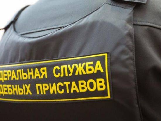 Под Волгоградом судебные приставы нашли должника на кладбище