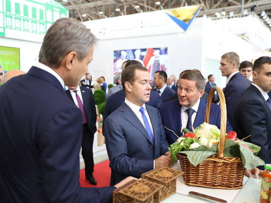«Золотая осень – 2017»: Дмитрий Медведев оценил развитие АПК Волгоградской области