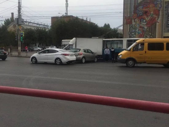 В Волгограде из-за ДТП встали троллейбусы